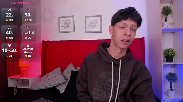 Snapshot of Ethan_qop chatting on April 2, 11:41 am Ethan qop online show from April 2, 11:41 am