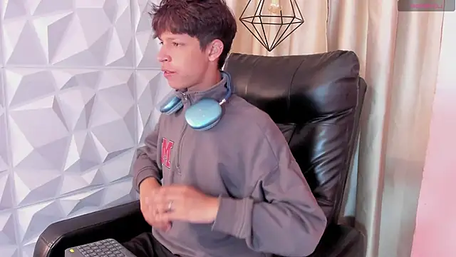 Ethan qop online show from July 1, 11:34 am