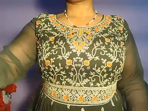 Jeenat Kaur1 online show from March 27, 10:15 am