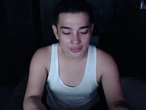 Snapshot of Treat2Heaven chatting on April 4, 3:16 am Treat2Heaven online show from April 4, 3:16 am