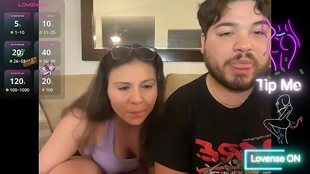 Snapshot of Redmooncity21 chatting on March 26, 7:03 am Redmooncity21 online show from March 26, 7:03 am