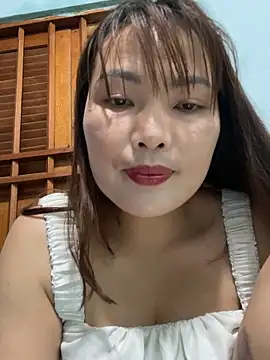 Snapshot of Milik-1022 chatting on March 28, 3:00 pm Milik-1022 online show from March 28, 3:00 pm