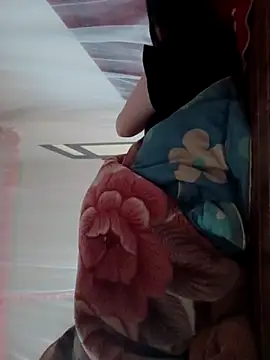 Snapshot of Hn9022 chatting on April 5, 12:08 am Hn9022 online show from April 5, 12:08 am