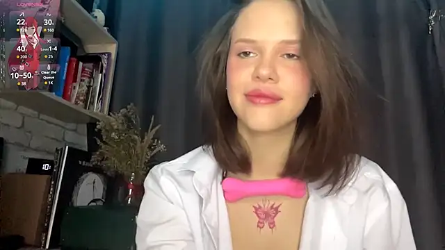 SarahHunnye online show from March 24, 12:15 am