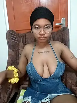 Snapshot of Hotsexyberry222 chatting on April 1, 6:49 pm Hotsexyberry222 online show from April 1, 6:49 pm