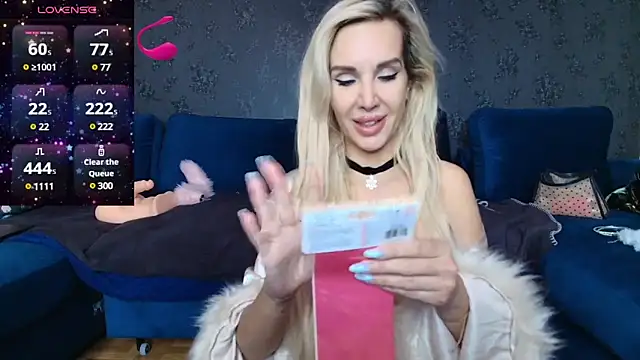 SexyQueenNina online show from December 24, 12:00 am