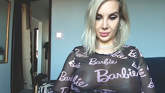 SexyQueenNina online show from January 18, 10:30 am