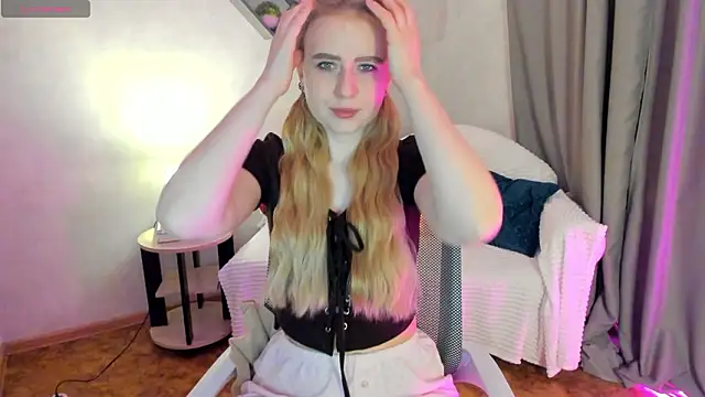 Shiny Liss online show from March 21, 1:32 am