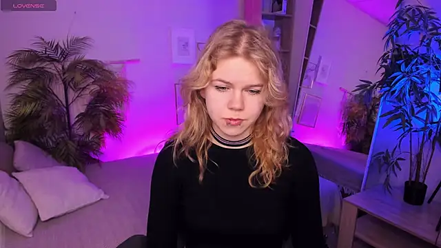 ElizabethVane online show from May 16, 5:37 am