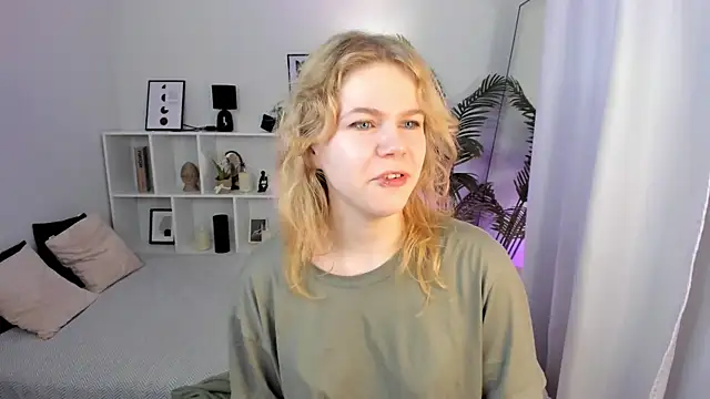 ElizabethVane online show from May 19, 5:14 am