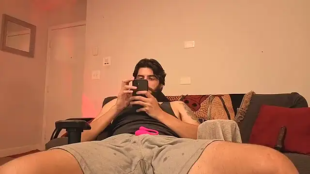 gorgeousgiant online show from August 5, 7:22 am
