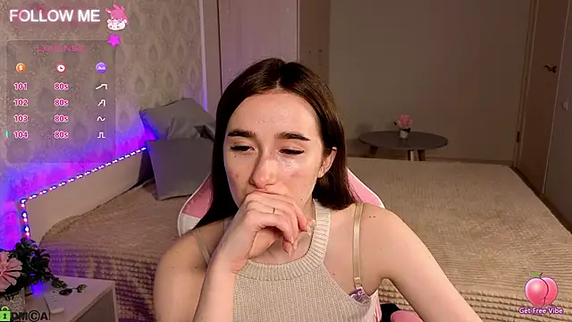 Snapshot of Lady_Sunrise12 chatting on March 23, 12:58 am Lady Sunrise12 online show from March 23, 12:58 am