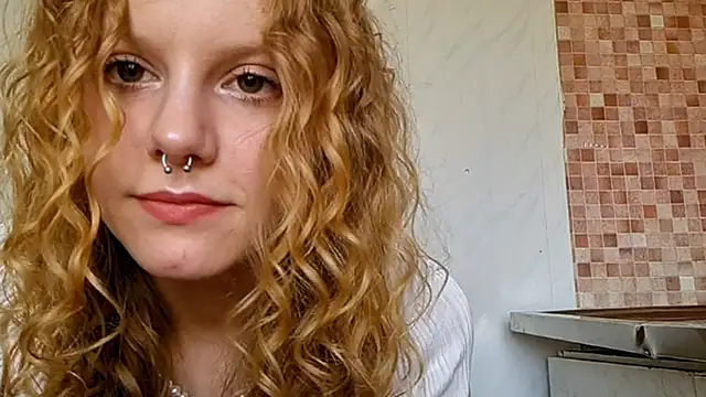 Kira Wonderfullina online show from March 23, 3:10 am