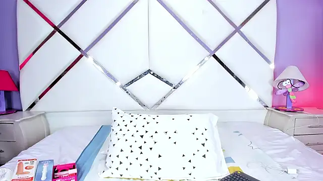 Megan Dangelo online show from March 21, 4:54 pm