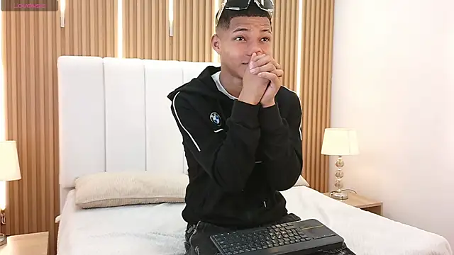 Snapshot of Kelvin_Josue chatting on May 23, 8:13 pm Kelvin Josue online show from May 23, 8:13 pm