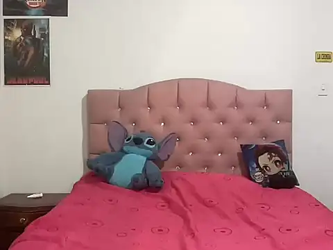 Snapshot of sakuraluna_ chatting on March 26, 12:28 am sakuraluna online show from March 26, 12:28 am