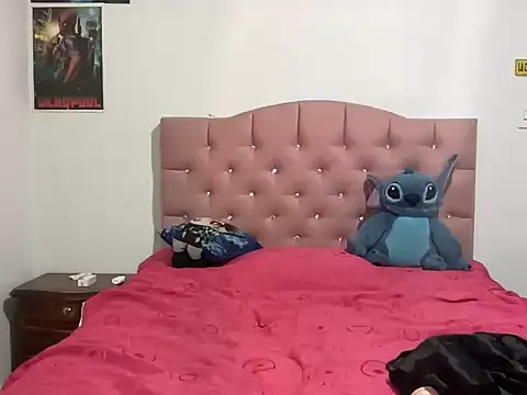 Snapshot of sakuraluna_ chatting on March 28, 11:37 pm sakuraluna online show from March 28, 11:37 pm