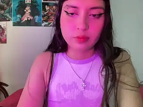 Snapshot of sakuraluna_ chatting on April 6, 3:57 pm sakuraluna online show from April 6, 3:57 pm