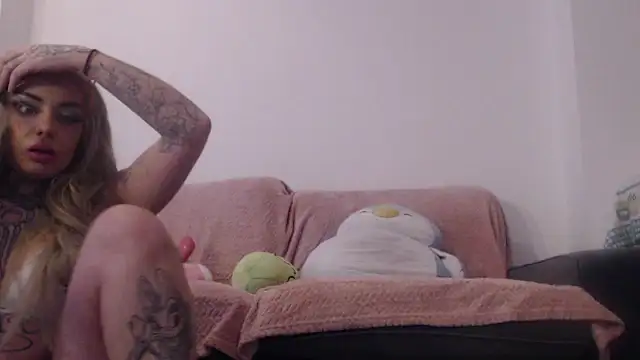 Snapshot of jenypr1ncess chatting on March 23, 4:44 pm jenypr1ncess online show from March 23, 4:44 pm