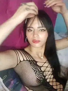 Snapshot of deisypinzongaleano chatting on April 6, 5:30 am deisypinzongaleano online show from April 6, 5:30 am