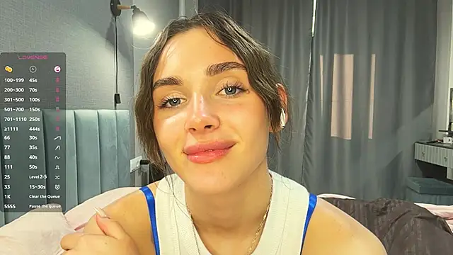 Veluxe online show from May 18, 3:07 pm