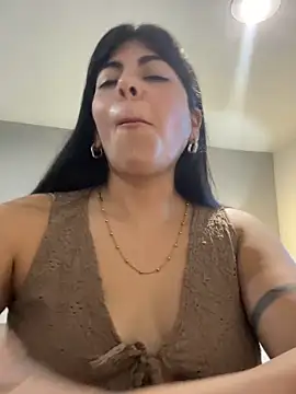 Snapshot of hey_cattt chatting on March 28, 9:58 pm hey cattt online show from March 28, 9:58 pm