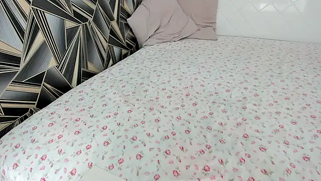 Snapshot of caelestic chatting on April 7, 4:57 am caelestic online show from April 7, 4:57 am