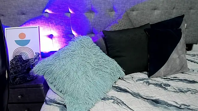 Snapshot of Andrew_restrepoo chatting on April 2, 3:31 pm Andrew restrepoo online show from April 2, 3:31 pm