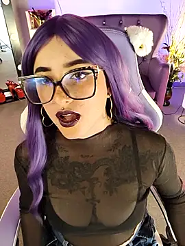 Snapshot of LilithDark666 chatting on March 17, 1:03 pm LilithDark666 online show from March 17, 1:03 pm