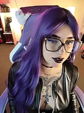 Snapshot of LilithDark666 chatting on March 30, 1:01 pm LilithDark666 online show from March 30, 1:01 pm