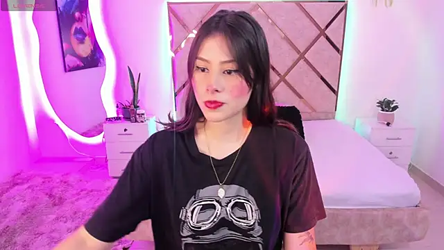 Snapshot of nenaarisk chatting on April 4, 1:52 pm nenaarisk online show from April 4, 1:52 pm