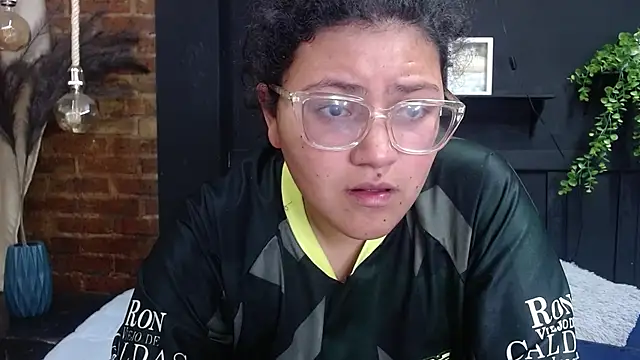 naughtycouplex  online show from March 20, 12:15 am