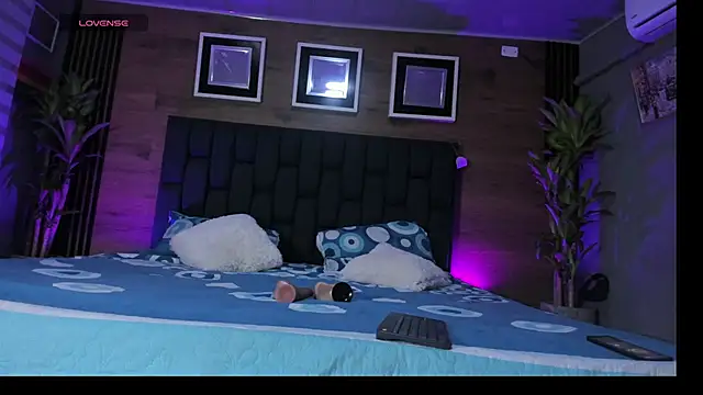 Snapshot of Enzoo98_ chatting on March 18, 11:52 pm Enzoo98 online show from March 18, 11:52 pm