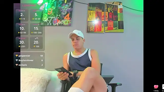 Snapshot of Enzoo98_ chatting on March 28, 4:17 pm Enzoo98 online show from March 28, 4:17 pm