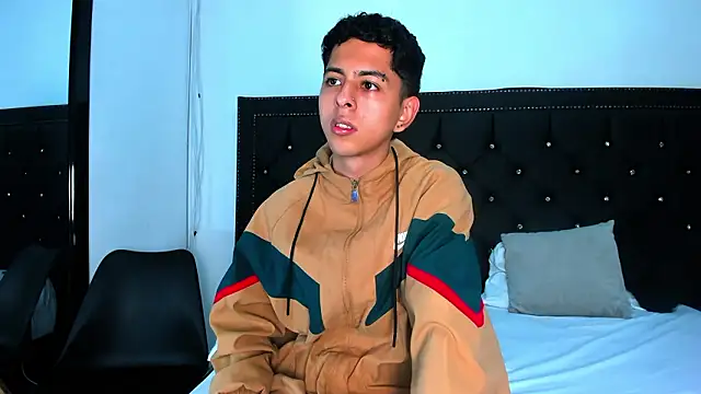 Snapshot of NohaDrake chatting on March 16, 4:40 am NohaDrake online show from March 16, 4:40 am