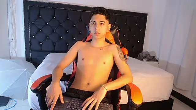 Snapshot of NohaDrake chatting on March 20, 4:06 am NohaDrake online show from March 20, 4:06 am