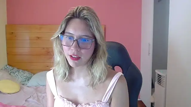 Dulce Victoria  online show from March 28, 12:54 am