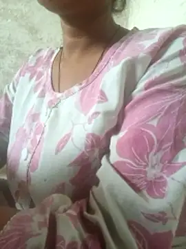 Mona ji32 online show from May 18, 5:02 am