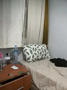 Snapshot of cinoo34 chatting on March 20, 4:34 pm cinoo34 online show from March 20, 4:34 pm