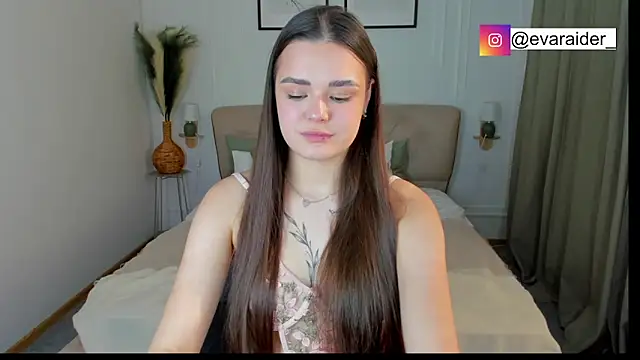 EvaRaider online show from March 30, 1:12 pm