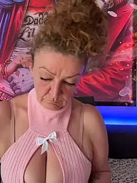 Snapshot of Milf-Gabi chatting on April 4, 8:23 am Milf-Gabi online show from April 4, 8:23 am