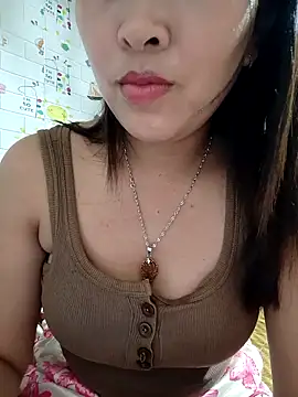 Snapshot of Cherry_XyX chatting on April 7, 1:33 pm Cherry XyX online show from April 7, 1:33 pm