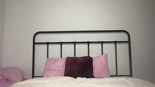 Snapshot of Juliadaheim chatting on March 16, 7:18 pm Juliadaheim online show from March 16, 7:18 pm