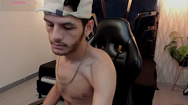 Snapshot of Chris_Green chatting on April 1, 11:22 am Chris Green online show from April 1, 11:22 am