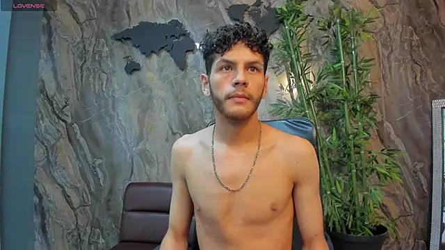 Snapshot of Chris_Green chatting on April 4, 11:29 am Chris Green online show from April 4, 11:29 am