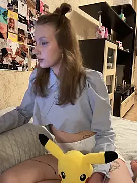  JolynJostar online show from March 18, 6:00 pm