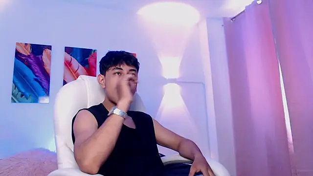 Snapshot of Vezzx chatting on March 28, 6:29 pm Vezzx online show from March 28, 6:29 pm