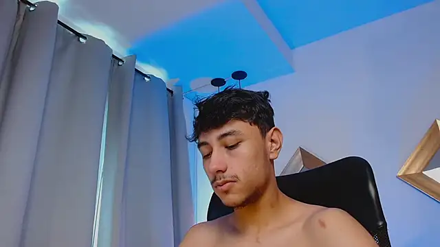 Snapshot of Vezzx chatting on March 30, 6:31 pm Vezzx online show from March 30, 6:31 pm