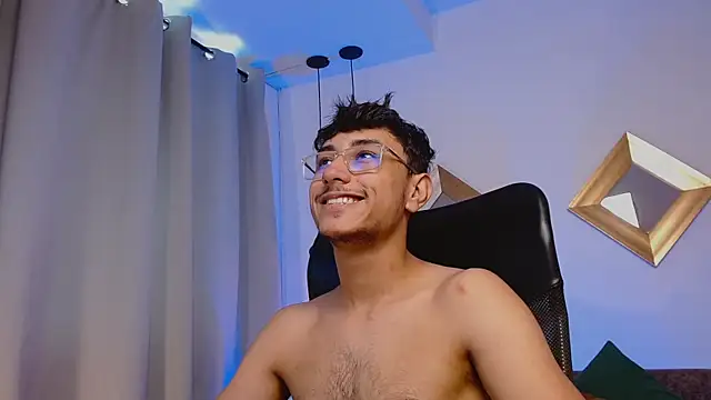 Snapshot of Vezzx chatting on March 31, 6:41 pm Vezzx online show from March 31, 6:41 pm