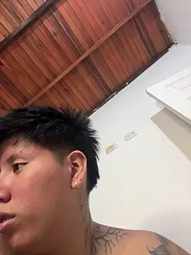 Snapshot of Trixie_pop chatting on March 27, 1:00 am Trixie pop online show from March 27, 1:00 am